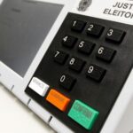 Urna eletrônica da Justiça Eleitoral; foto ilustrativa sobre os votos para deputado em Casa Branca (SP) nas Eleições 2026